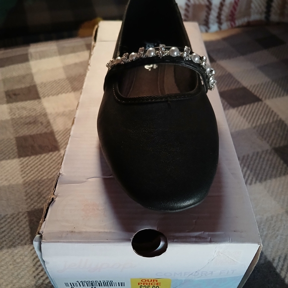 Jellypop Elegant Black Flats  w/Pearl Strap - Picture 6 of 6